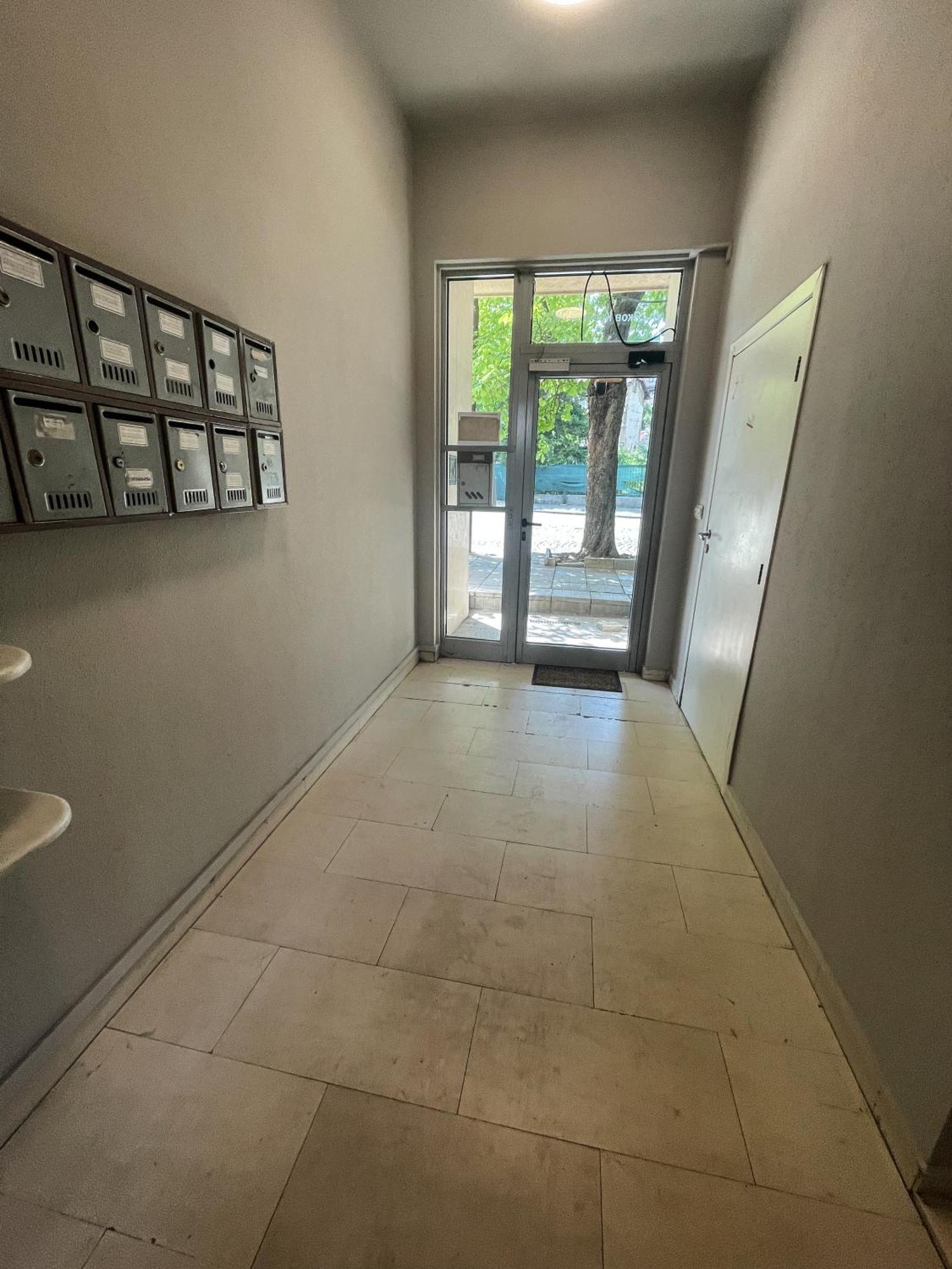 Private In The Center, Close To Subway, Medical